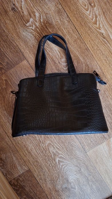 Елегантна дамска чанта