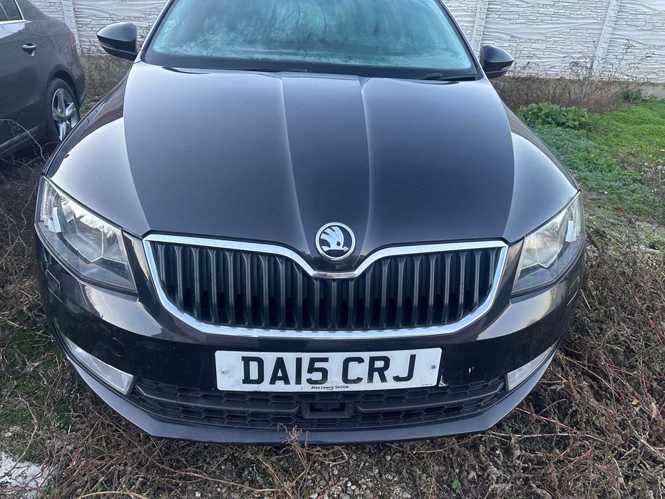 Skoda Octavia 2015 1,6tdi Distronic / Alcantara /Navi  volan dreapta