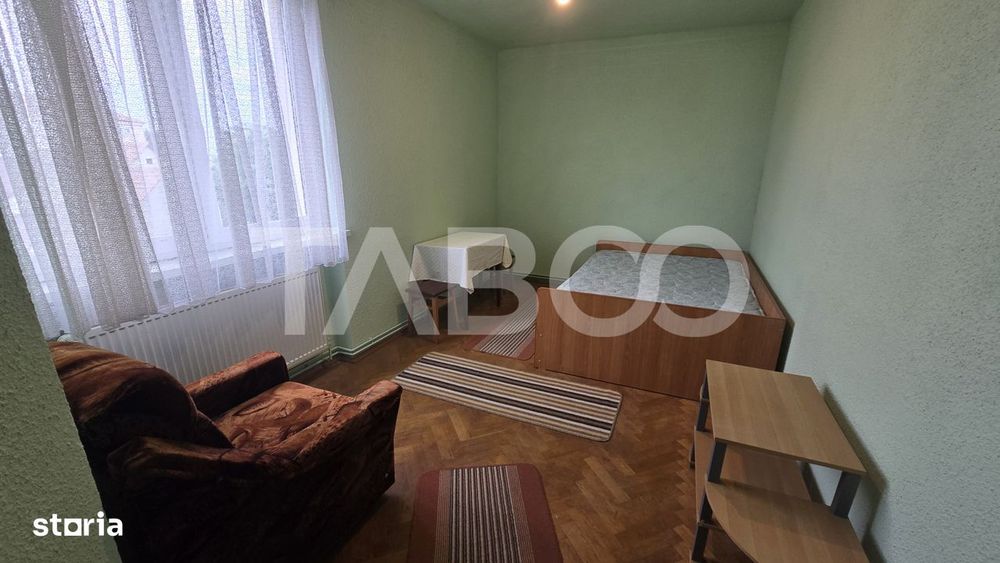 Apartament de vanzare 2 camere decomandate etaj intermediar Strand