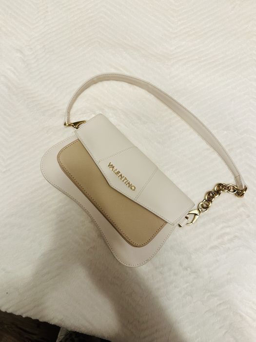 Geanta de umar Valentino