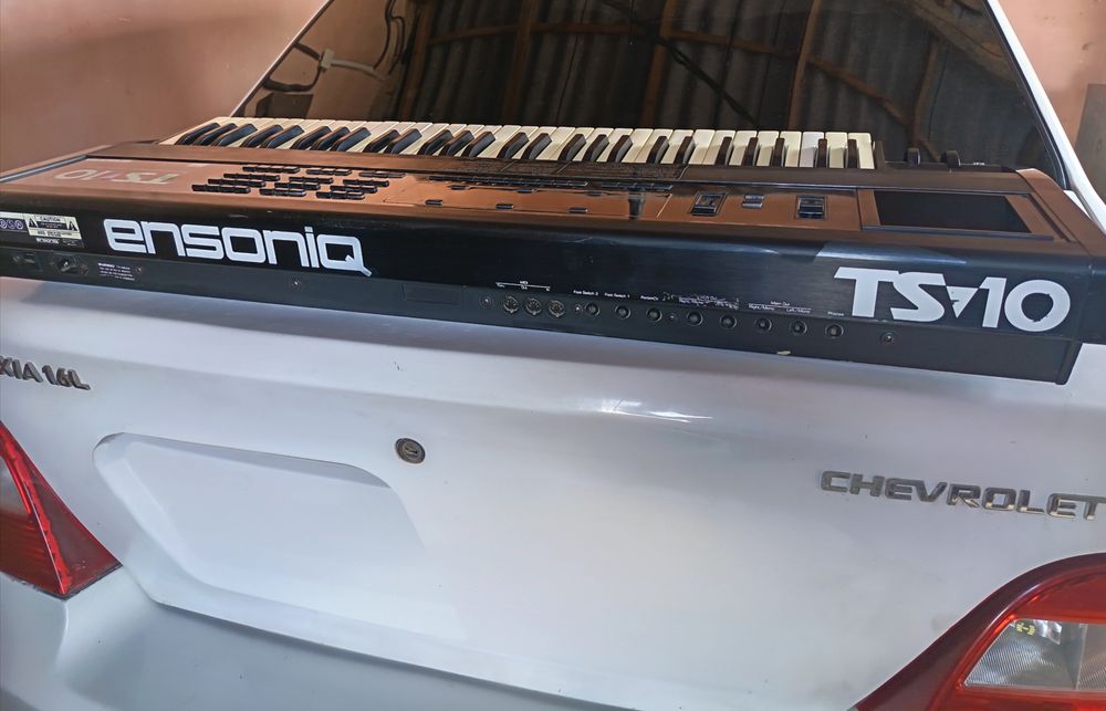 Синтезатор ensoniq TS 10.Расширитель.Флешкавод урнатилнан..v 3.5