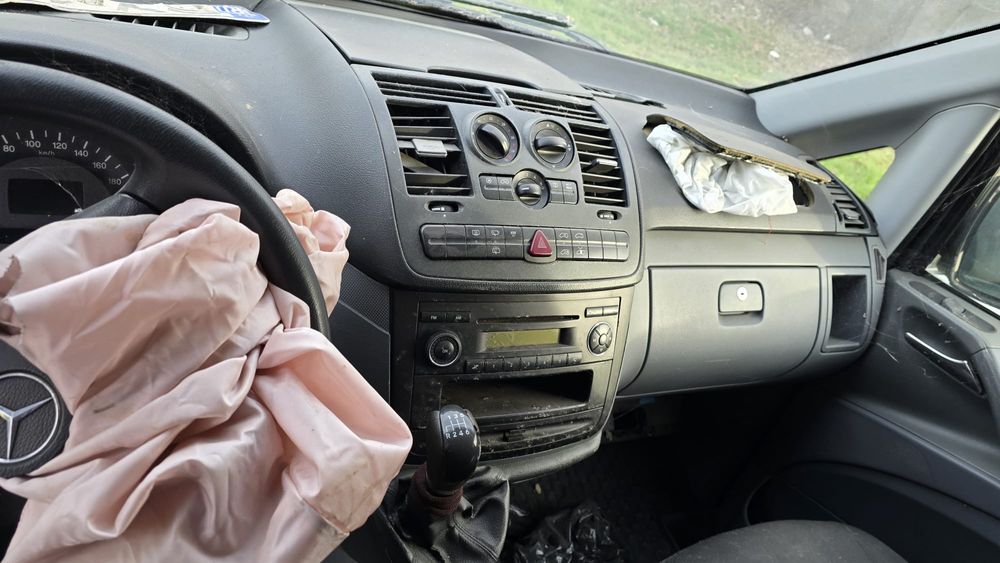 Mercedes vito 8+ 1