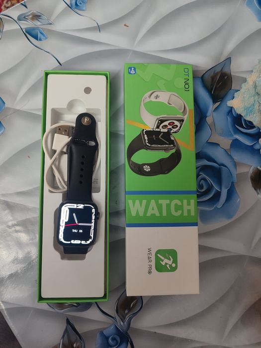 Смарт часы прадаються срочно