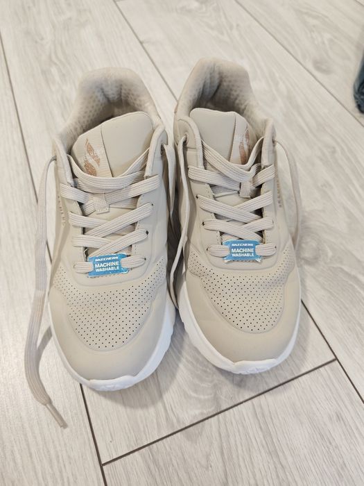 Adidasi Skechers  nr. 38