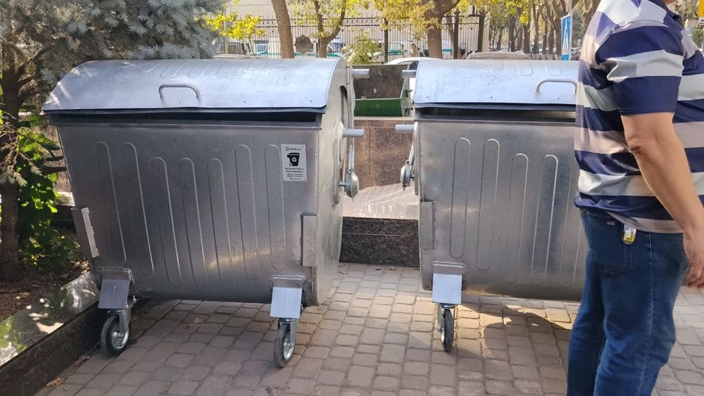 Оценкованный мусорный яшик 1100л