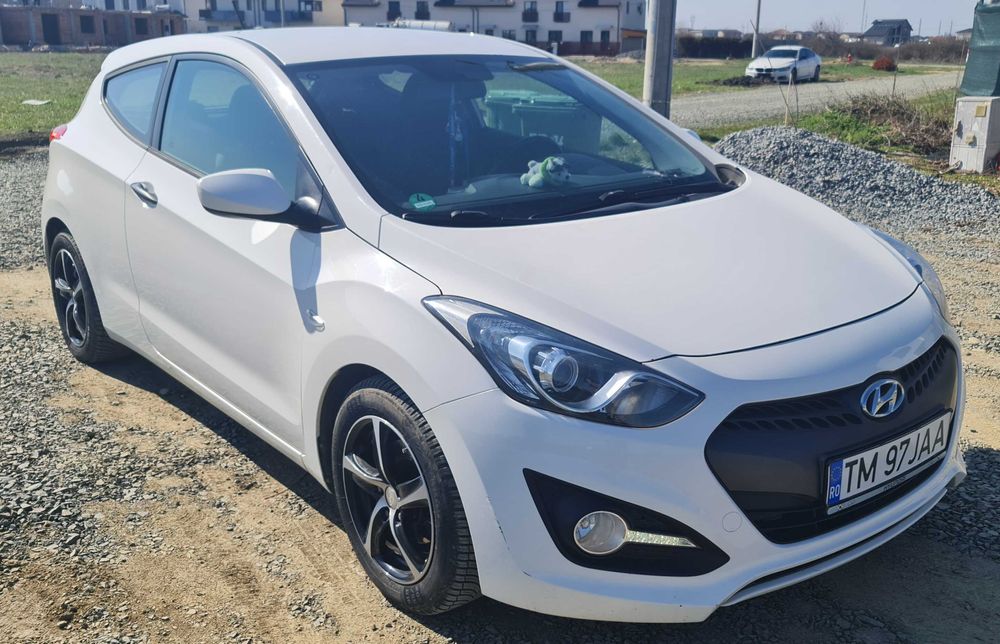 Hyndai i30 Coupe 1.4i 101 CP 2013