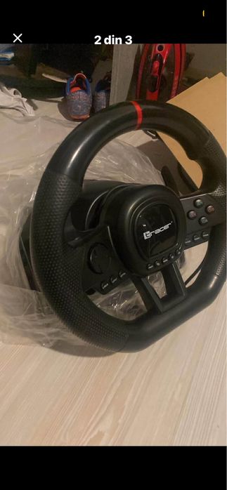 Vând urgent Volan gaming cu pedale si schimbator de viteze Tracer SimRacer Manual 6 in 1, PS3PS4Xbox