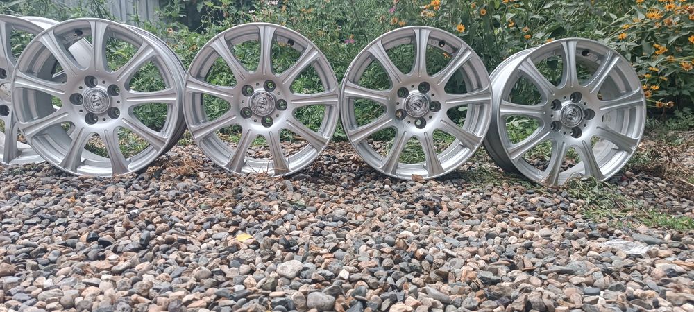 Продам комплект дисков привозные