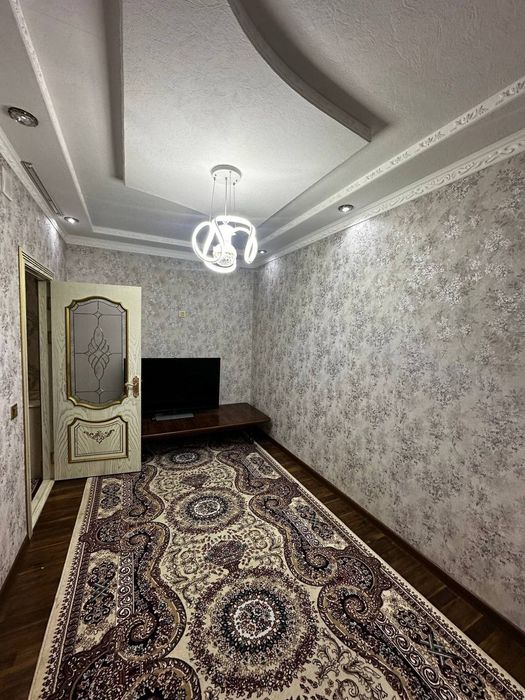 Продаю 4 х комнатную квартиру .Микрорайон