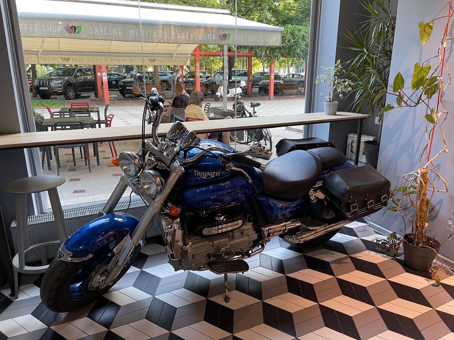 Moto Triumph Rocket 3