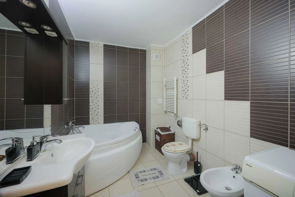 Inchiriez apartament 2 camere