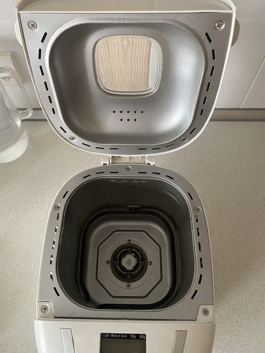 Masina de copt paine GORENJE, 15 programe, 550W, alb