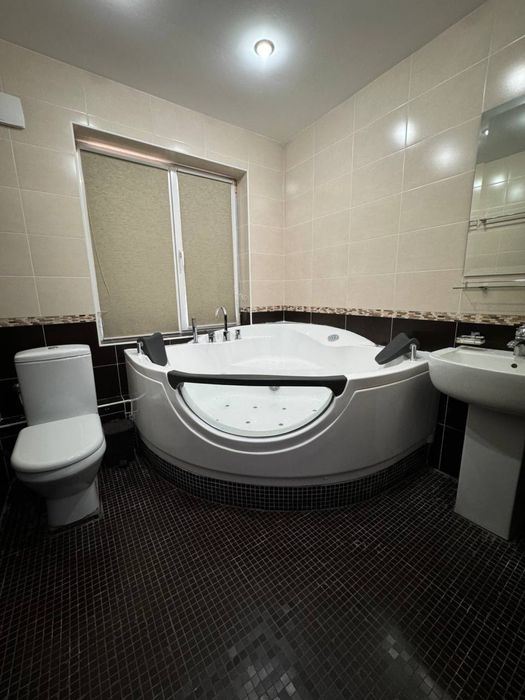 Садыка Азимова 3/3/5 ор-р посольство Японии Планировка: 77-серия!