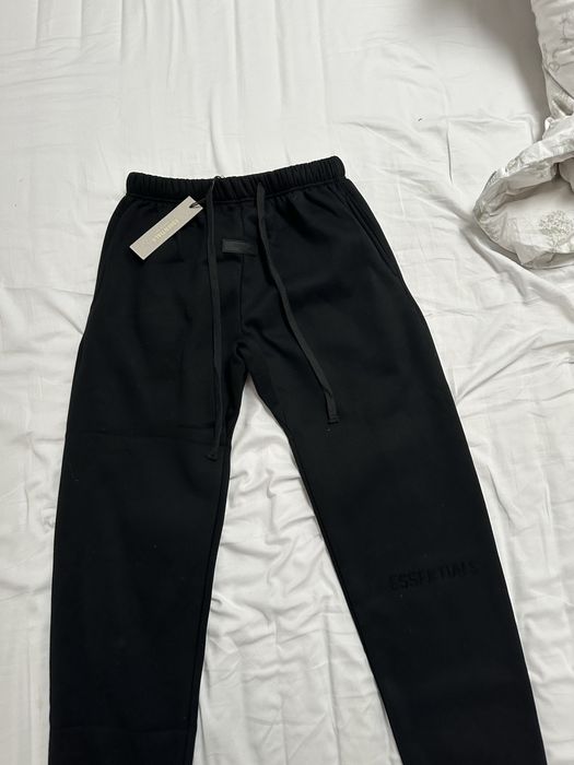 OFERTA 150 LEI Pantaloni Essentials Fog M/L