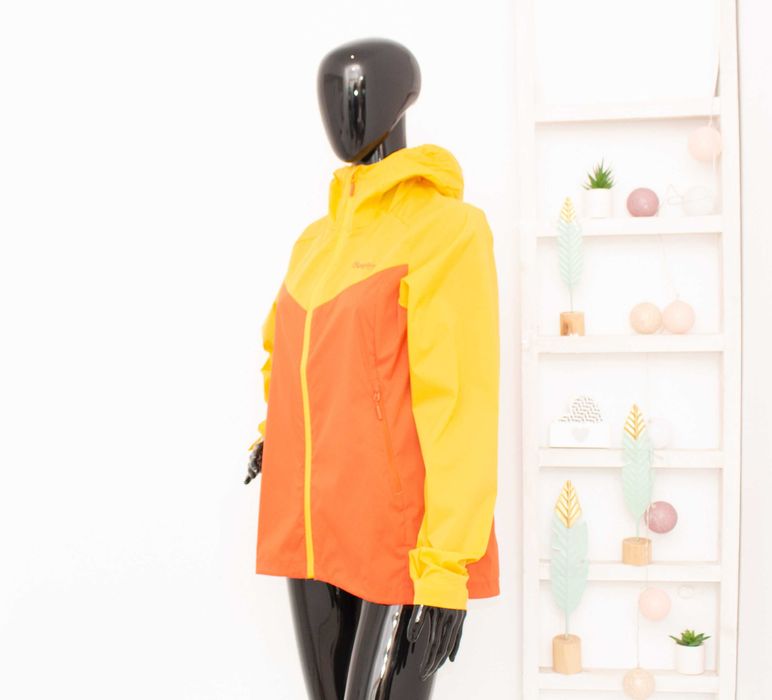 BERGANS Microlight Jacket дамско яке много тънко с качулка ветровка М