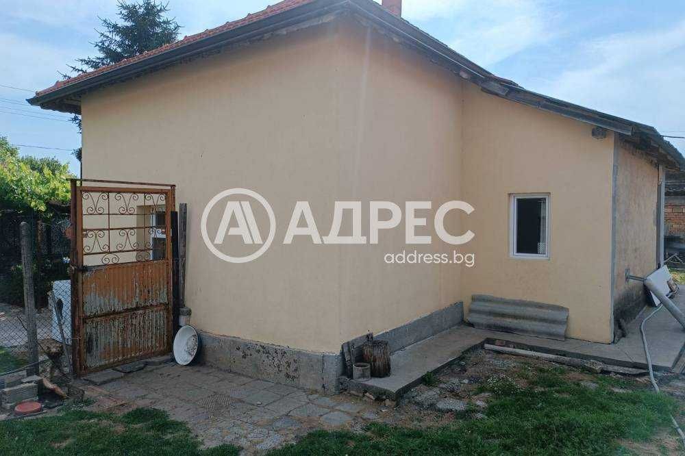 Продава се Къща в с. Островче, Област Разград - 70 кв.м за 948 €/кв.м - Снимка #1