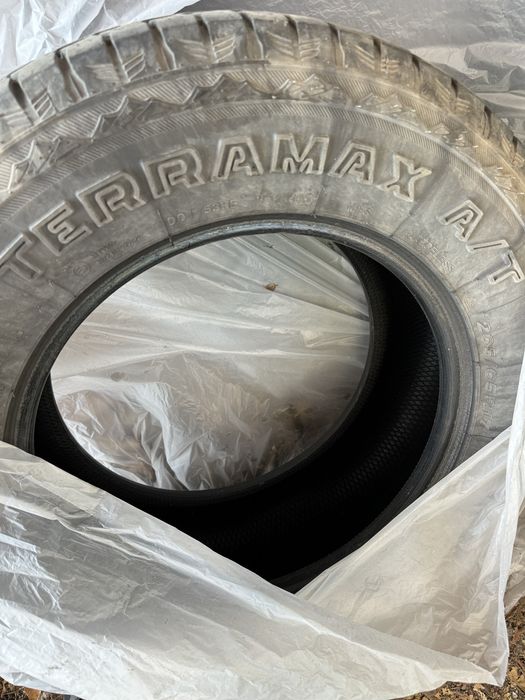 всесезонные шины в хорошем состоянии