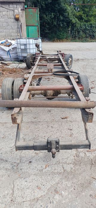 Шаси за ивеко 35-10 дълга база двойна гума междуосието е 390см