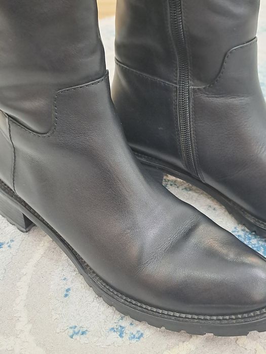 Продам кожаные сапоги Баскони 38 размер