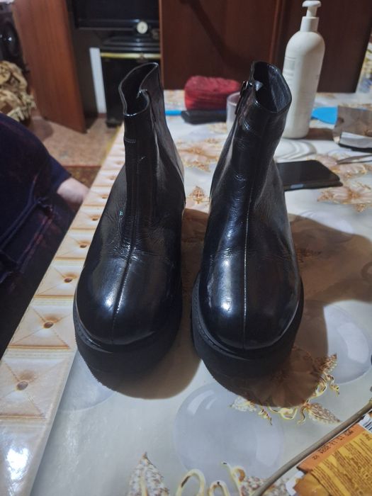 Продам ботинки зимние