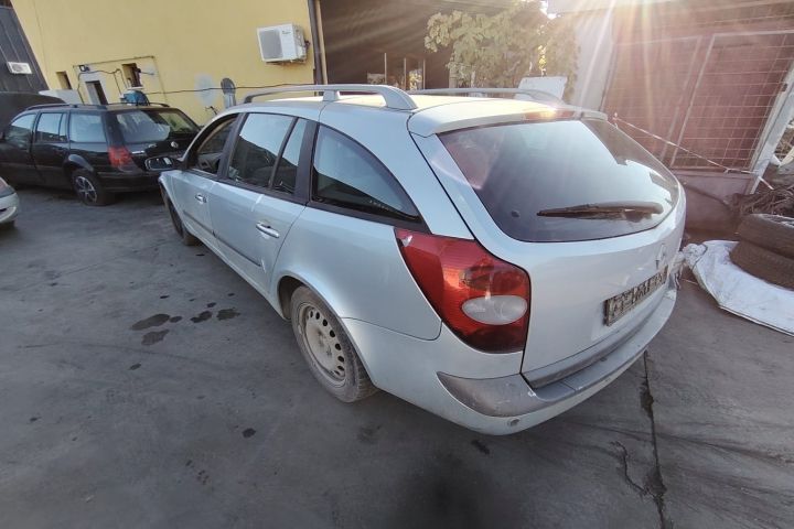 Bara fata Renault Laguna 2002 1.9 DCi MT (120 hp)