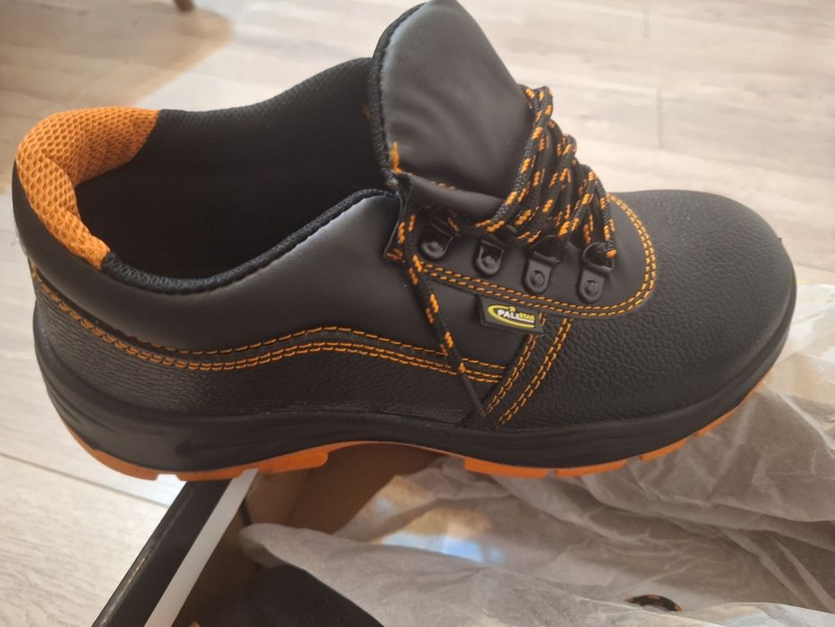 Bocanci protecție,noi,cu eticheta,nr 43