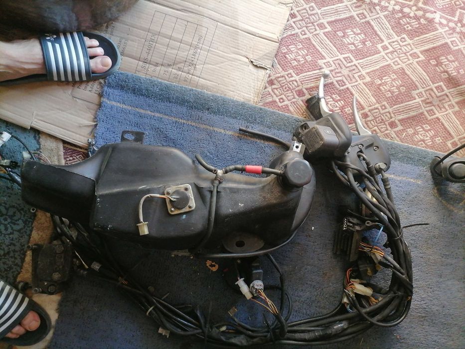 Части за aprilia scarabeo