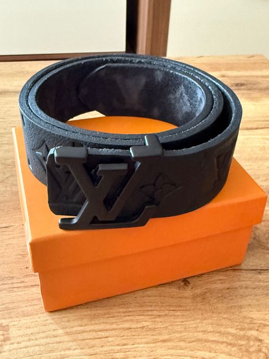 Louis Vuitton LV Initiales 40 mm с черна матова катарама