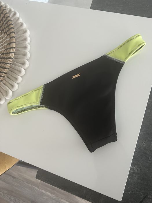 Чисто ново долнище на бански Victoria Secret