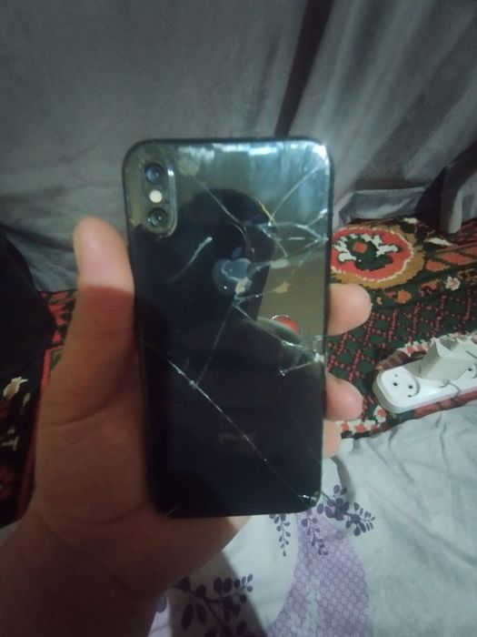 Айфон X в хорошем состоянии