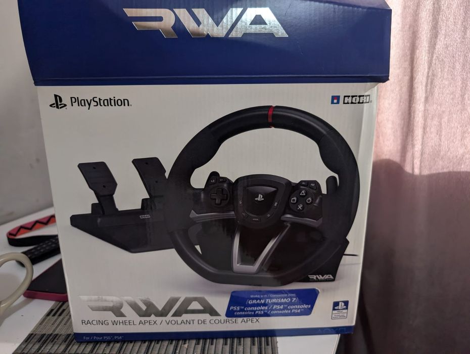 Vând volan de gaming împreună cu joc și căști