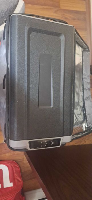 Продавам хладилник на 12v