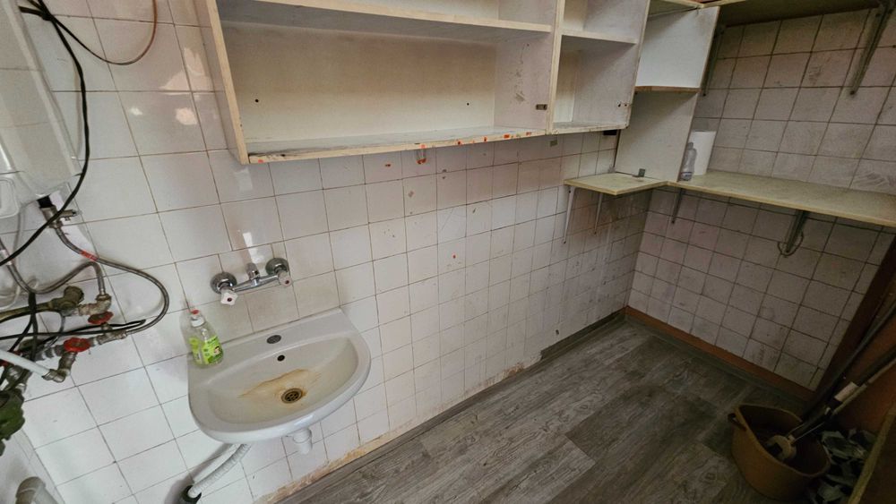 Дава се под наем Магазин в Разград, Освобождение - 20 кв.м за 797.64 € - Снимка #2