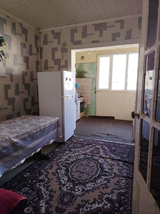 sotiladi sergili 8 lakatsa juda yaxshi joyda joylashgan