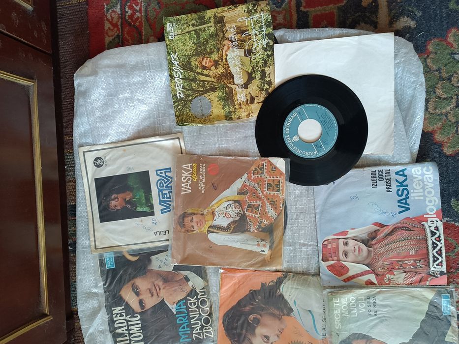 Стари сръбски грамофонни плочи