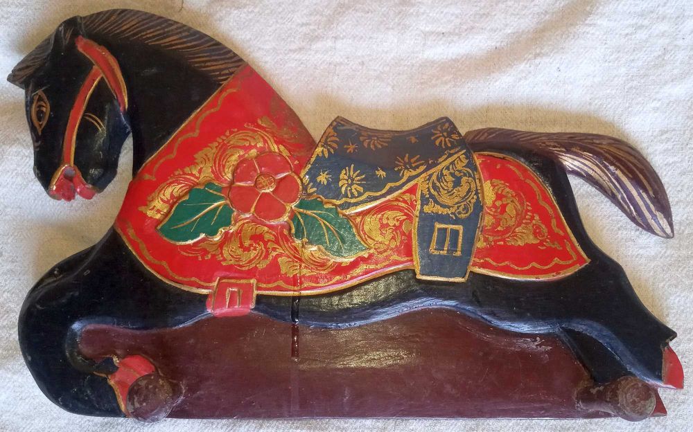 Ретро закачалка за дрехи. дърво,ръчно рисуване. Италия