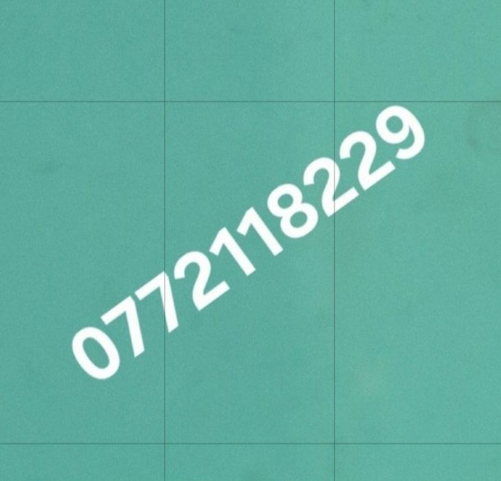 Telefon cu tastatura laterala fara capacul de la baterie