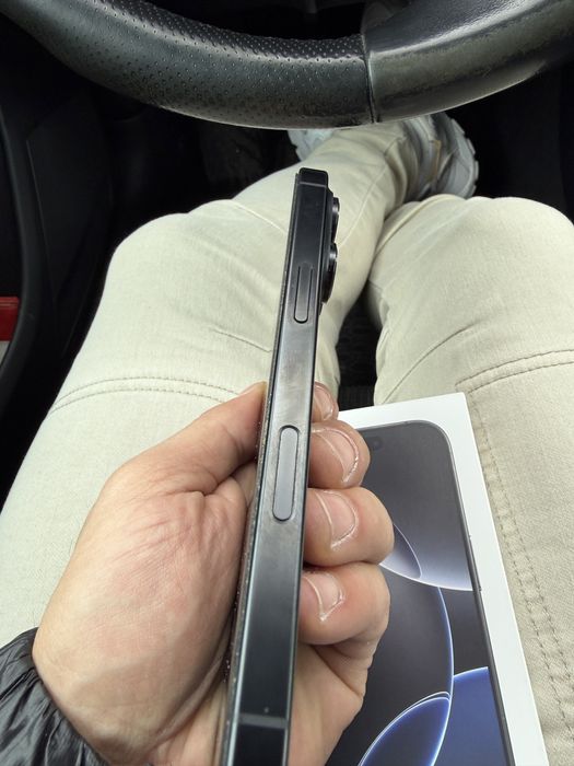 Vand Iphone 16 Pro Grey