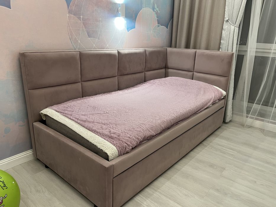 Кровать двухъярусная