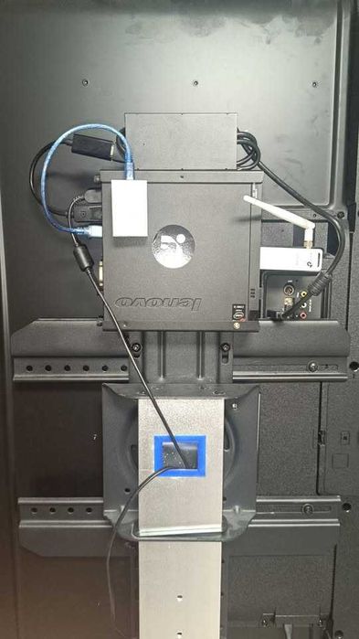 Компютърен киоск 1080p за презентации и видеоконферентни разговори