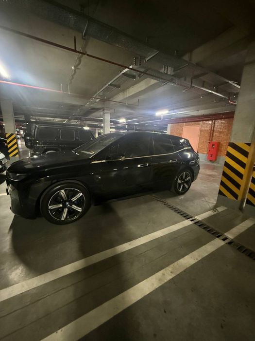 BMW  iX40   Dual mator