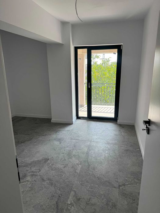 Apartament cu 3 camere de vanzare, predare la cheie, etaj 2, Rm Valcea