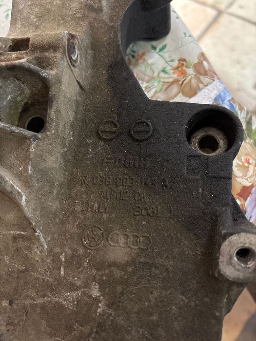 Стойка за алтернатор за голф Ауди а3  за 2ка мотор 140 кс