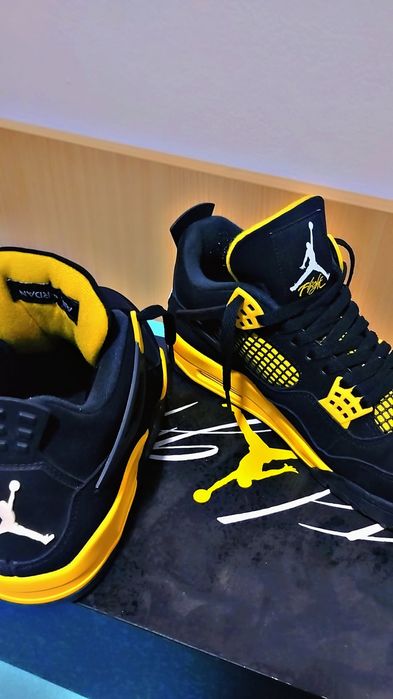 Jordan 4 yellow thunder