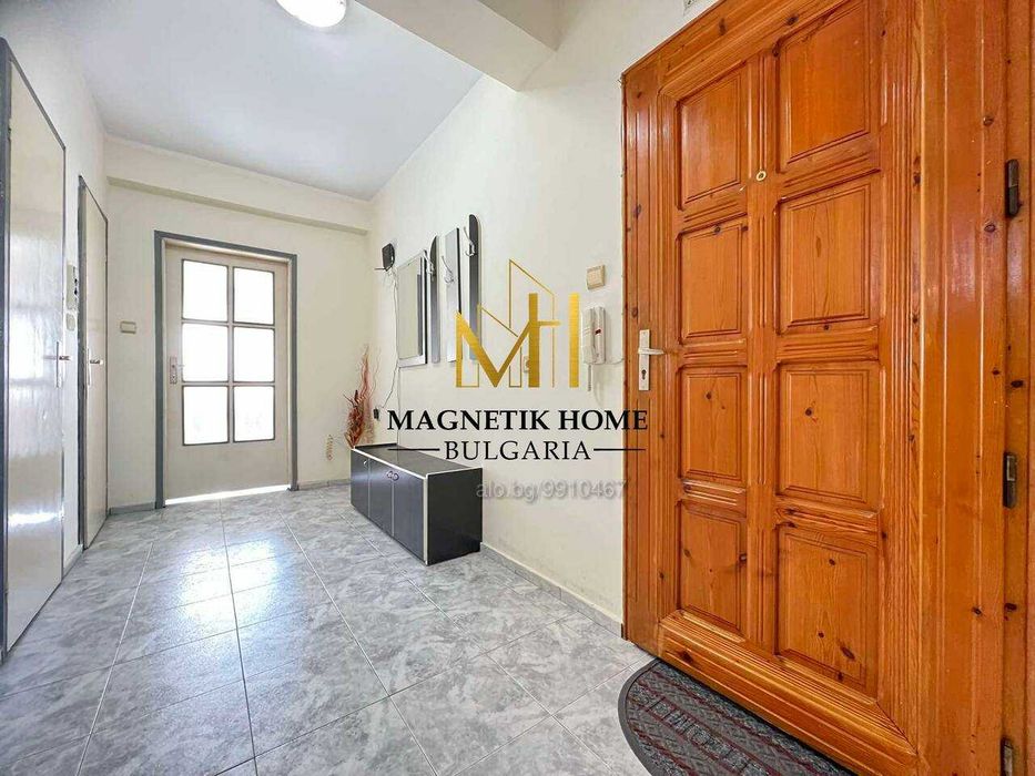 Дава се под наем Тристаен апартамент в Бургас, Лазур - 100 кв.м за 459 € - Снимка #1