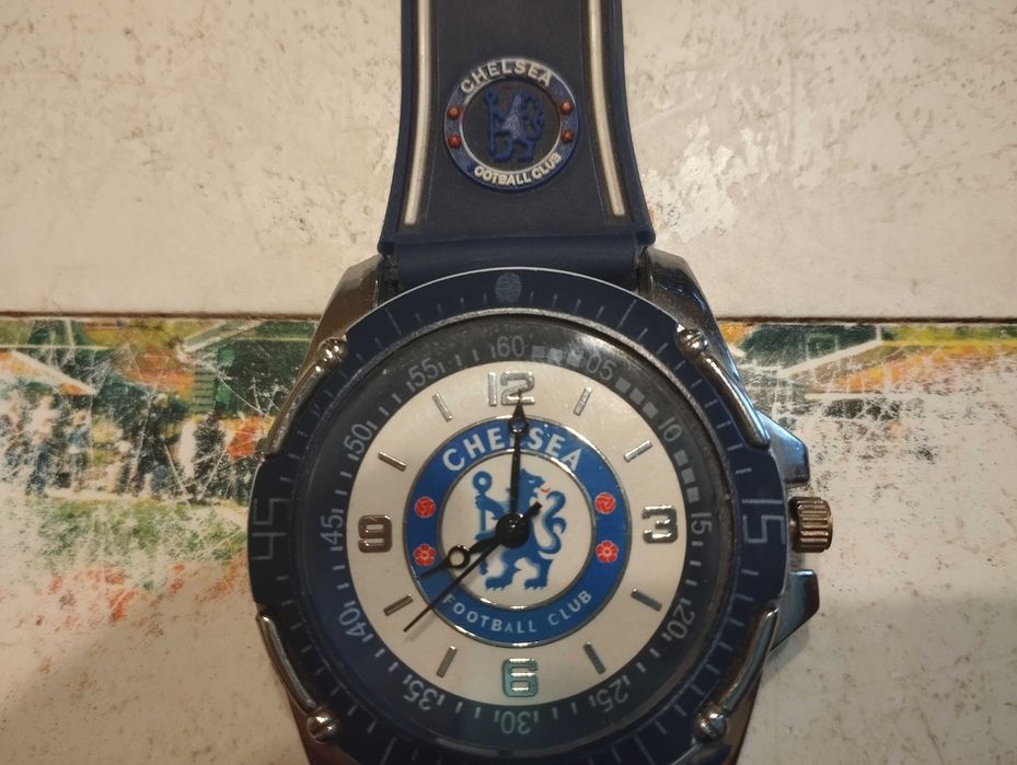 Оригинален фенски часовник на FC Chelsea, работещ, с включена батерия