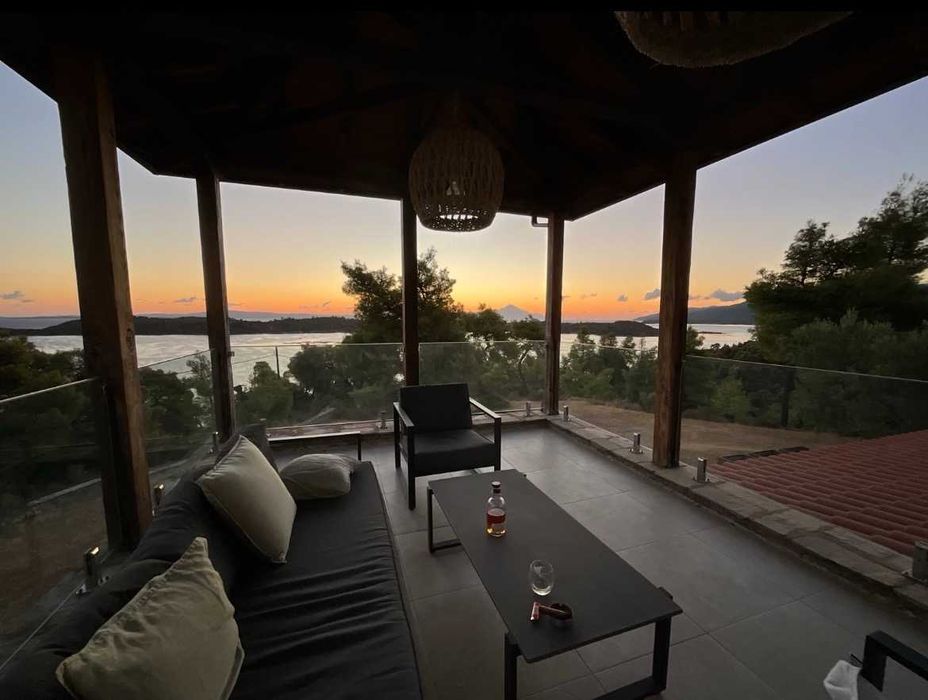 Луксозен имот за собствен дом/бизнес в Гърция