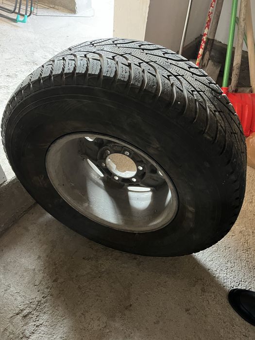 Шина на внедорожник