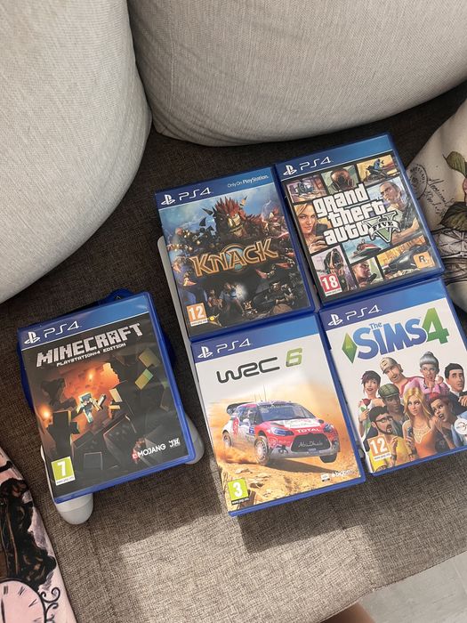 Плейстейшън 4 бял, PS4 white+ 2 джойстика + 5 игри