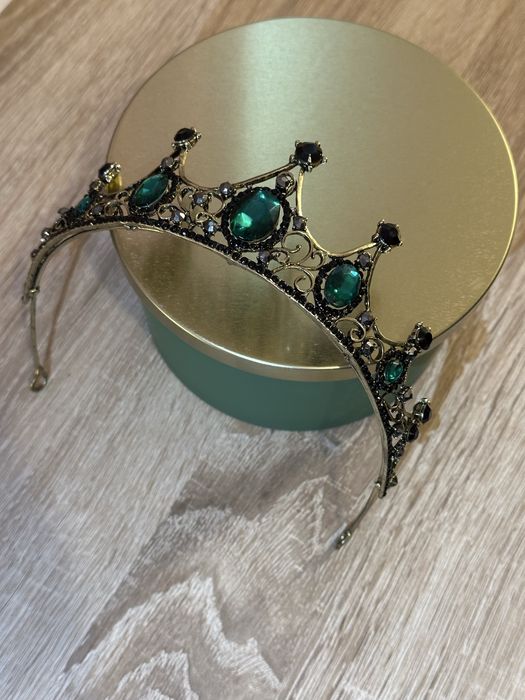 Tiară elegantă - accesorii